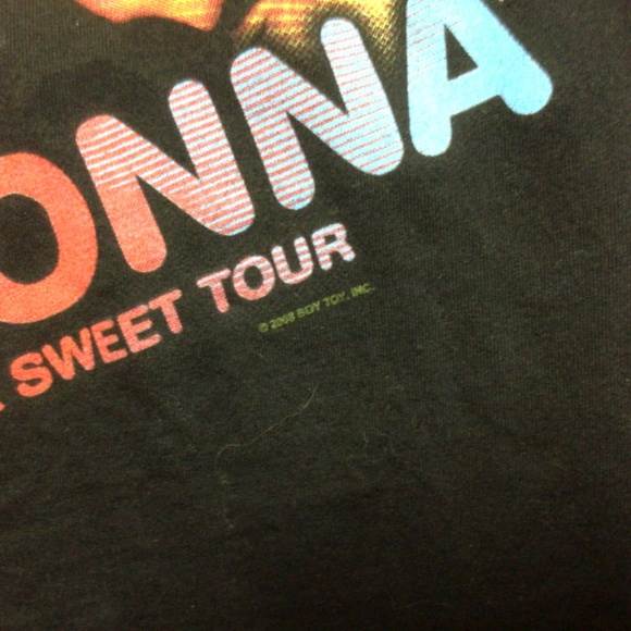 - Vintage MADONNA 2008 concert tshirt - Picture 2 of 2